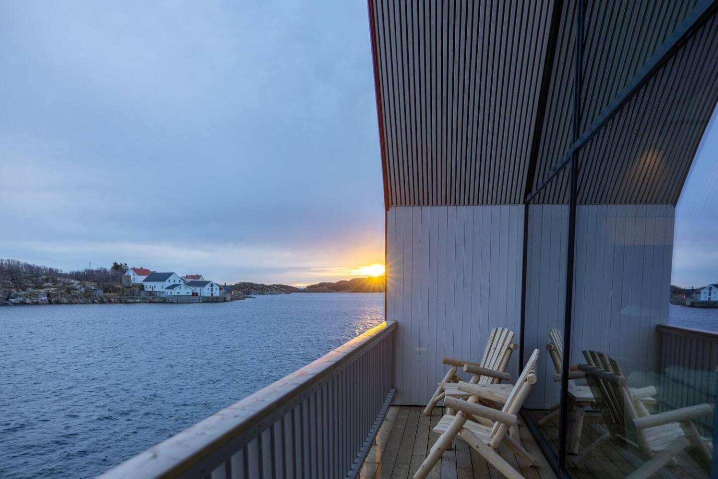 Leilighet Med Fantastisk Utsikt Henningsvær Exteriör bild