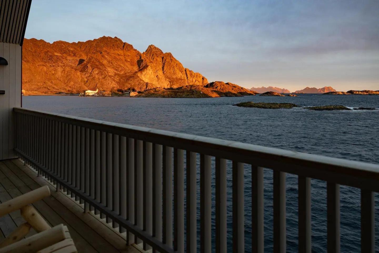 Leilighet Med Fantastisk Utsikt Henningsvær Exteriör bild