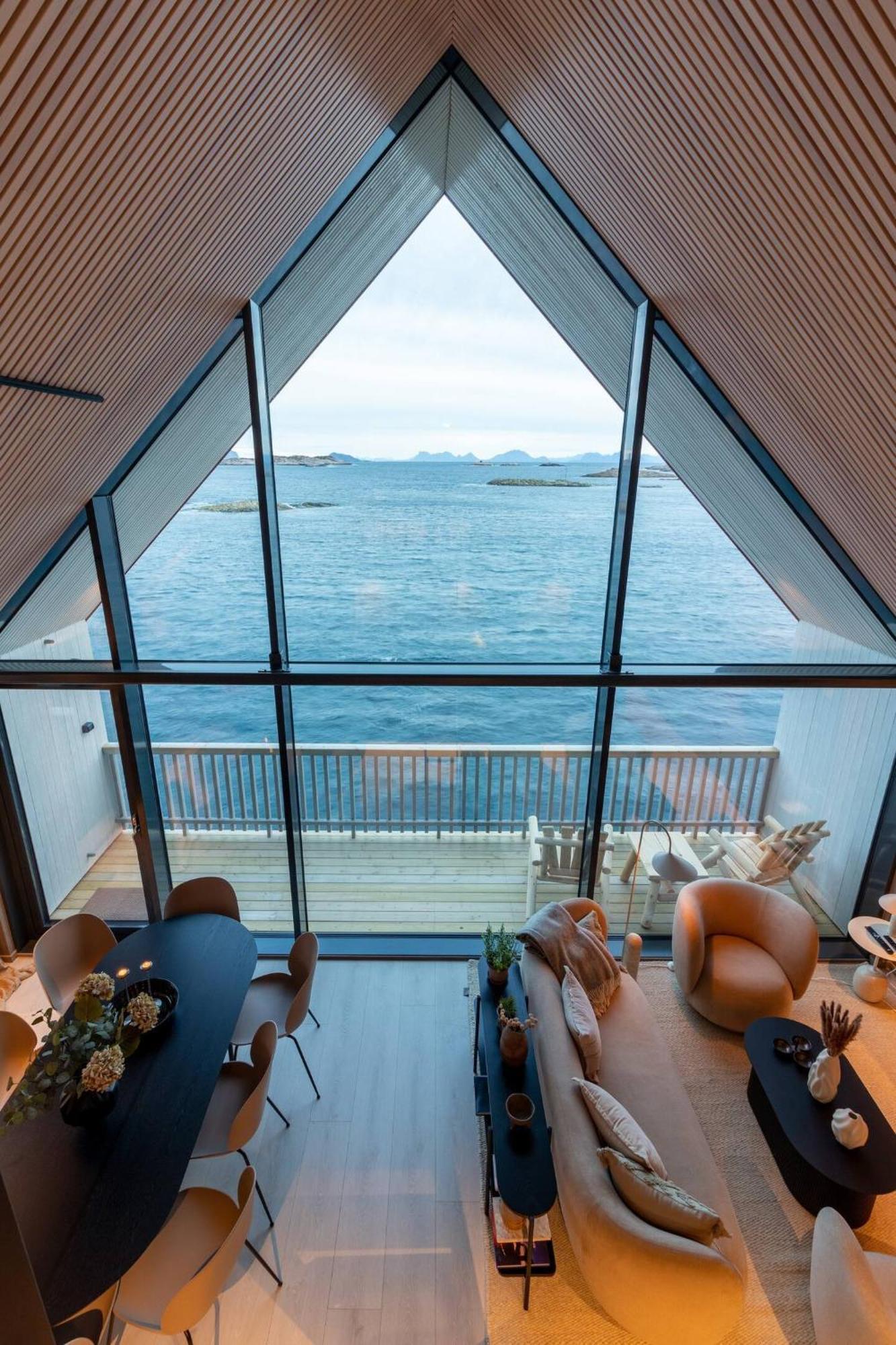 Leilighet Med Fantastisk Utsikt Henningsvær Exteriör bild